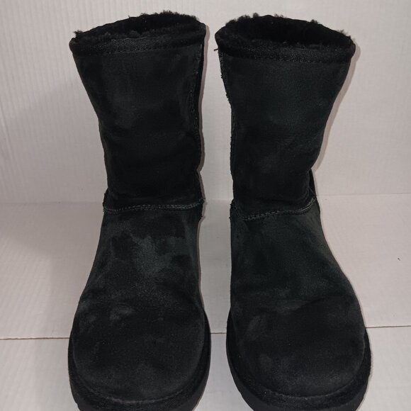 UGG WOMEN'S CLASSIC SHORT BOOTS - Picture 1 of 10